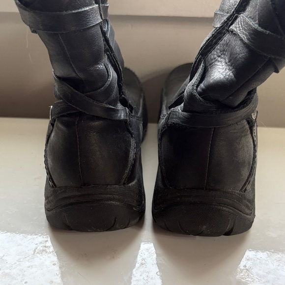 UGG Black Leather Boots with Cream Shearling - Picture 3 of 9